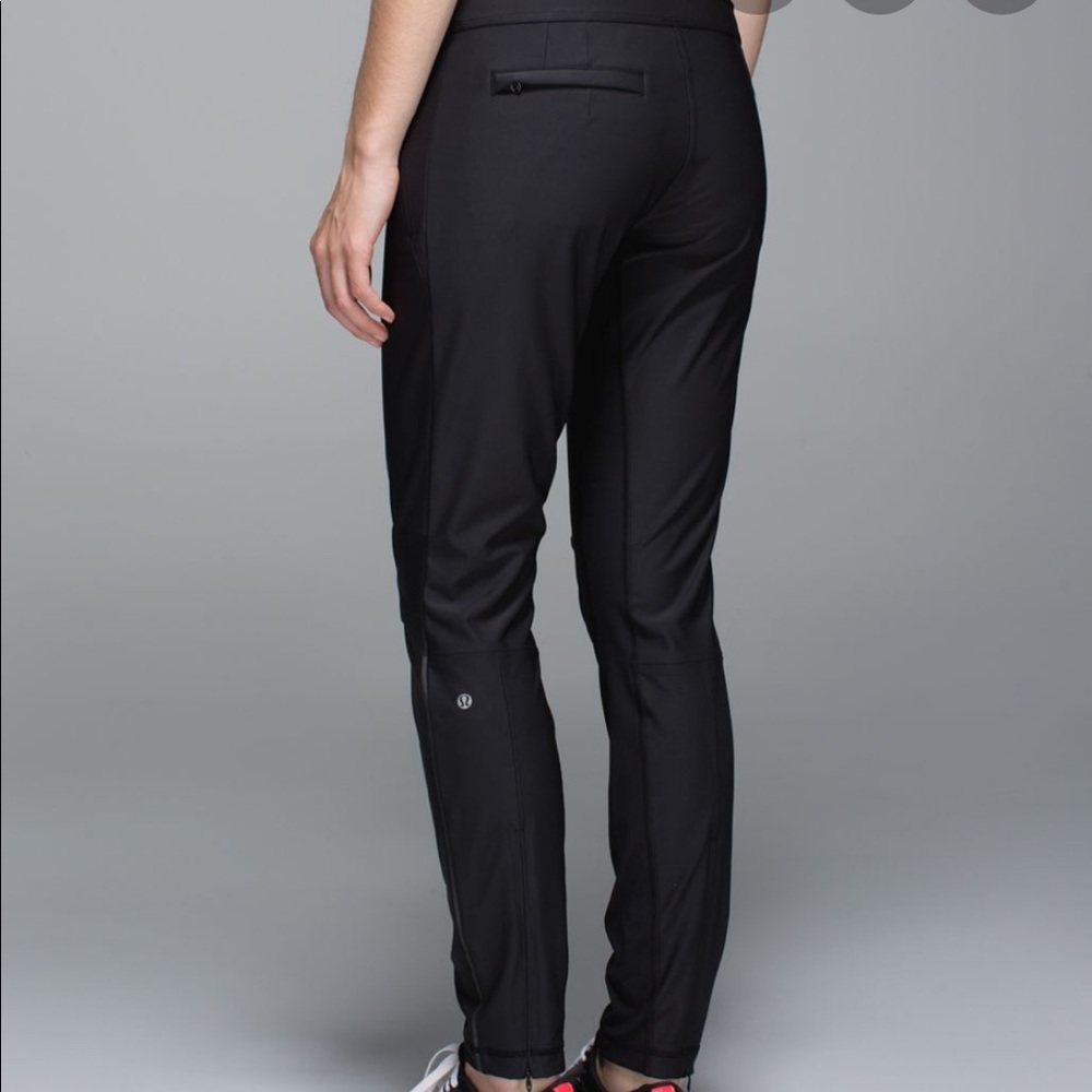 Lululemon feeling frosty pants black sz 6 EUC